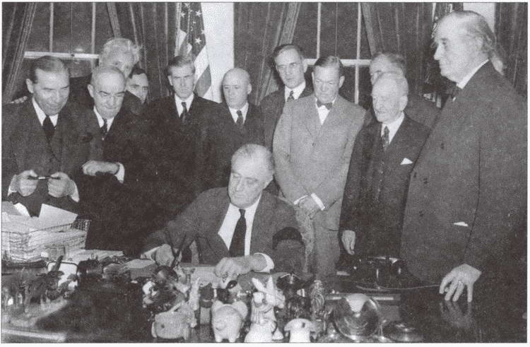 Иллюстрация к книге — Японский козырь Сталина. От Цусимы до Хиросимы [i_023.jpg]