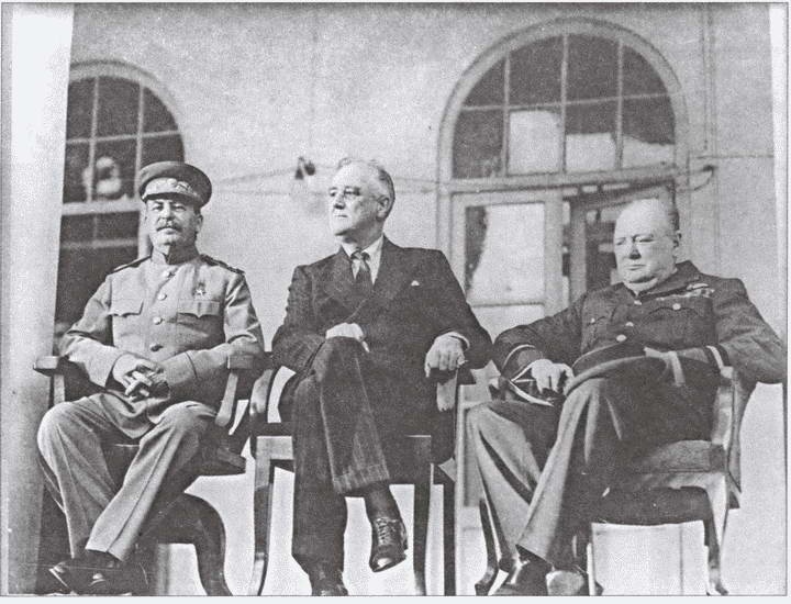 Иллюстрация к книге — Японский козырь Сталина. От Цусимы до Хиросимы [i_024.jpg]