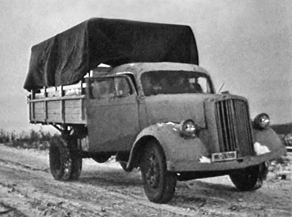 Иллюстрация к книге — Автонашествие на СССР. Трофейные и лендлизовские автомобили [i_015.jpg]