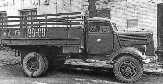 Иллюстрация к книге — Автонашествие на СССР. Трофейные и лендлизовские автомобили [i_017.jpg]