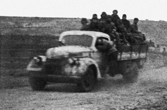 Иллюстрация к книге — Автонашествие на СССР. Трофейные и лендлизовские автомобили [i_054.jpg]