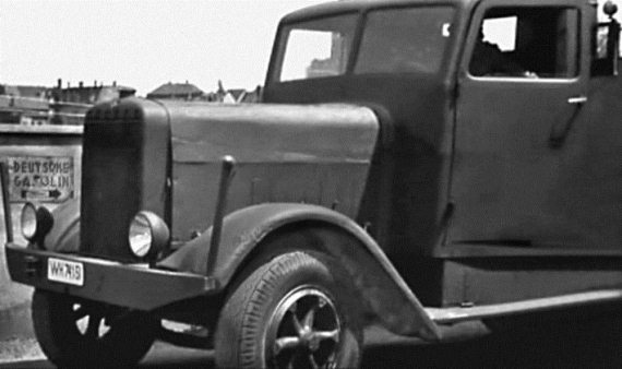 Иллюстрация к книге — Автонашествие на СССР. Трофейные и лендлизовские автомобили [i_060.jpg]