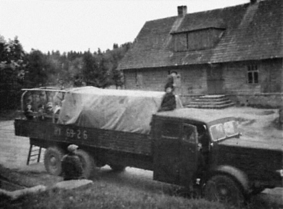 Иллюстрация к книге — Автонашествие на СССР. Трофейные и лендлизовские автомобили [i_063.jpg]