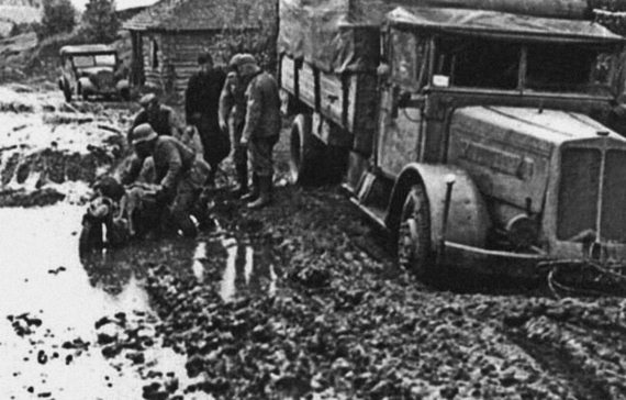 Иллюстрация к книге — Автонашествие на СССР. Трофейные и лендлизовские автомобили [i_073.jpg]