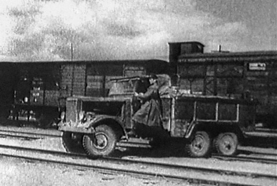 Иллюстрация к книге — Автонашествие на СССР. Трофейные и лендлизовские автомобили [i_076.jpg]