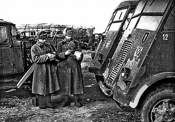 Иллюстрация к книге — Автонашествие на СССР. Трофейные и лендлизовские автомобили [i_109.jpg]