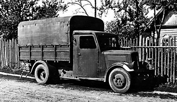 Иллюстрация к книге — Автонашествие на СССР. Трофейные и лендлизовские автомобили [i_114.jpg]