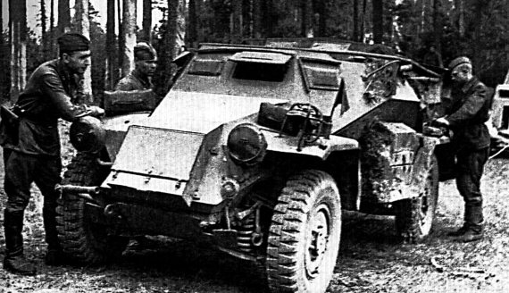 Иллюстрация к книге — Автонашествие на СССР. Трофейные и лендлизовские автомобили [i_146.jpg]