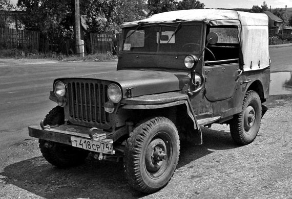 Иллюстрация к книге — Автонашествие на СССР. Трофейные и лендлизовские автомобили [i_165.jpg]