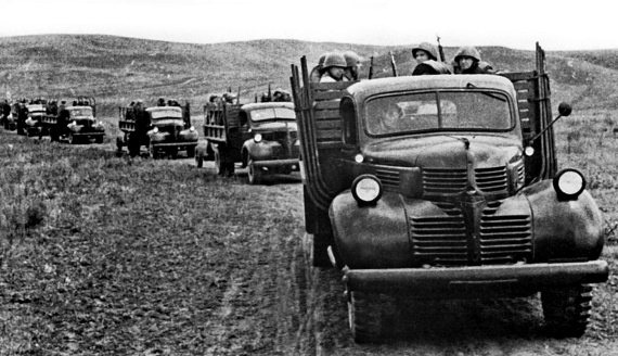 Иллюстрация к книге — Автонашествие на СССР. Трофейные и лендлизовские автомобили [i_178.jpg]