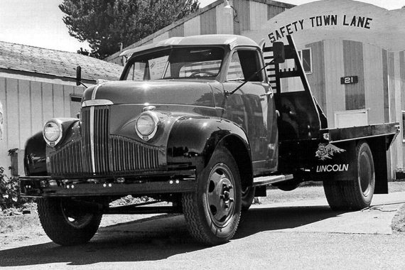 Иллюстрация к книге — Автонашествие на СССР. Трофейные и лендлизовские автомобили [i_215.jpg]