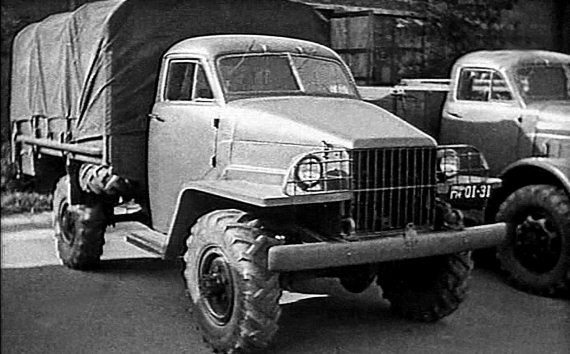 Иллюстрация к книге — Автонашествие на СССР. Трофейные и лендлизовские автомобили [i_220.jpg]