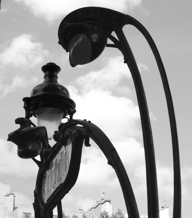 Иллюстрация к книге — В поисках Парижа, или Вечное возвращение [_013_1.jpg]