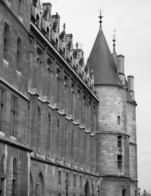 Иллюстрация к книге — В поисках Парижа, или Вечное возвращение [_027_1.jpg]