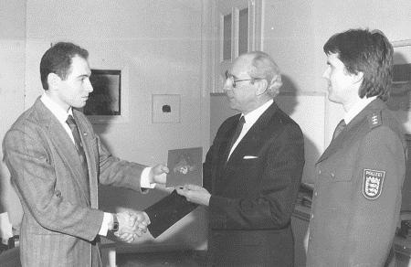 Иллюстрация к книге — Записки разумного авантюриста. Зазеркалье спецслужб [i_063.jpg]