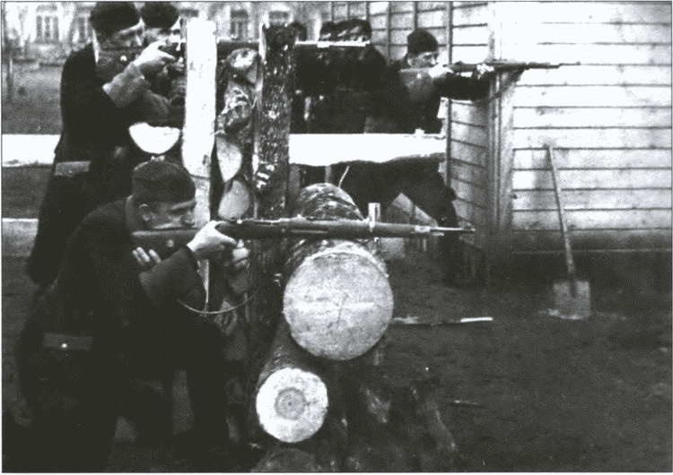 Иллюстрация к книге — Разделяй и властвуй. Нацистская оккупационная политика [i_025.jpg]