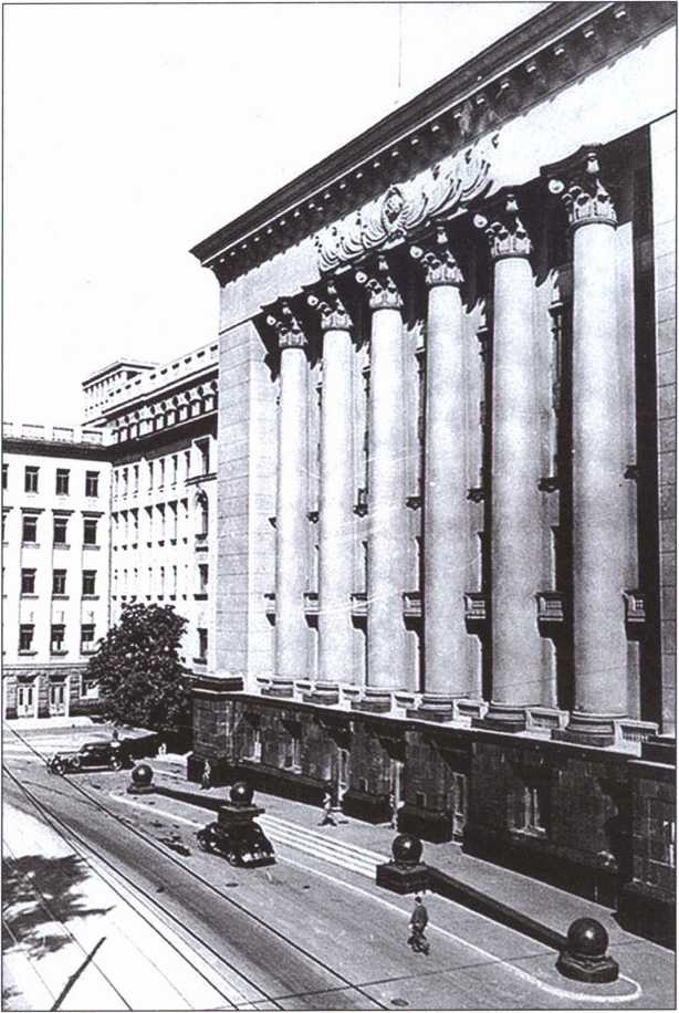 Иллюстрация к книге — Жизнь военный элиты. За фасадом благополучия. 1918-1953 гг. [i_012.jpg]