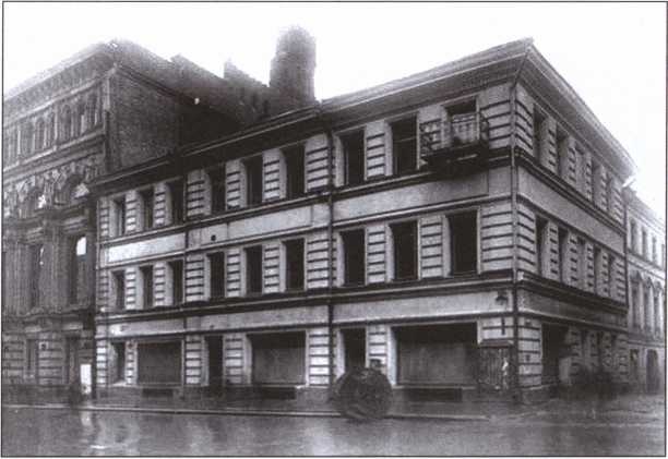 Иллюстрация к книге — Жизнь военный элиты. За фасадом благополучия. 1918-1953 гг. [i_014.jpg]