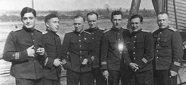 Иллюстрация к книге — Герои Черноморского Подплава [i_118.jpg]