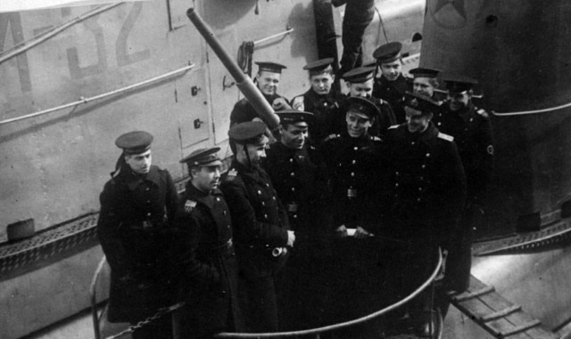 Иллюстрация к книге — Герои Черноморского Подплава [i_282.jpg]