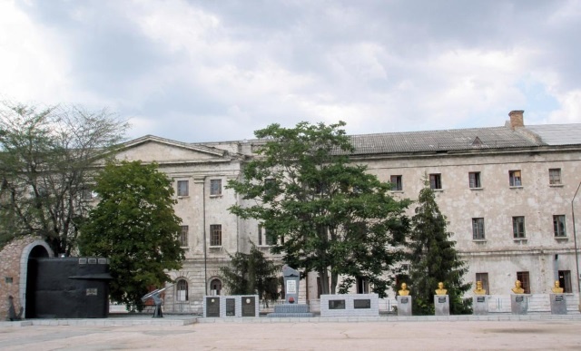 Иллюстрация к книге — Герои Черноморского Подплава [i_337.jpg]