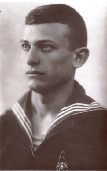 Иллюстрация к книге — Подводник-североморец Израиль Фисанович [i_120.jpg]