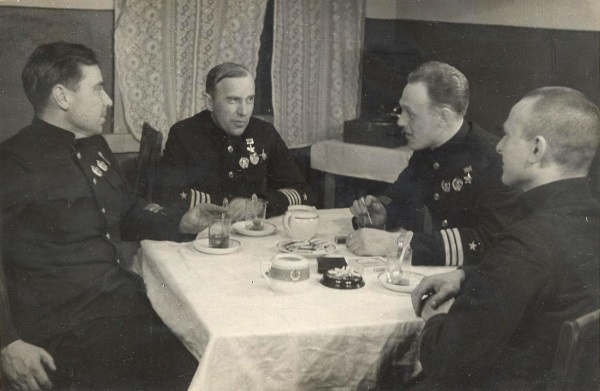 Иллюстрация к книге — Подводник-североморец Израиль Фисанович [i_132.jpg]