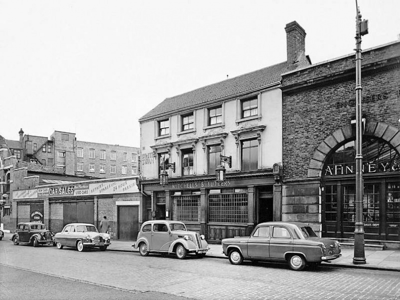 Иллюстрация к книге — «Острые козырьки»: как это было. Билли Кимбер, «Бирмингемская банда» и ипподромные войны 1920-х [i_016.jpg]