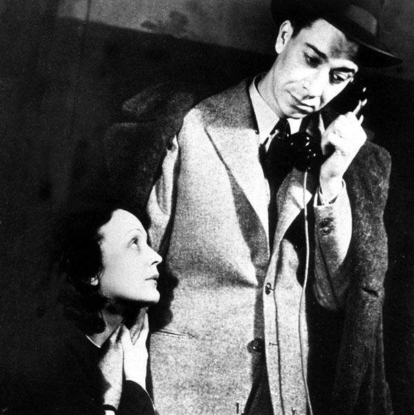 Иллюстрация к книге — Эдит Пиаф. Без любви мы - ничто [i_015.jpg]