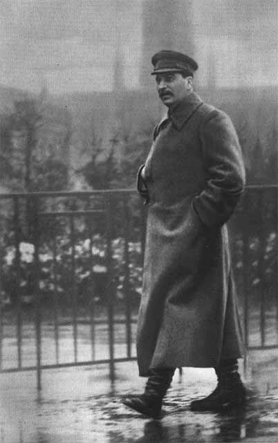 Иллюстрация к книге — Окружение Сталина [i_001.jpg]