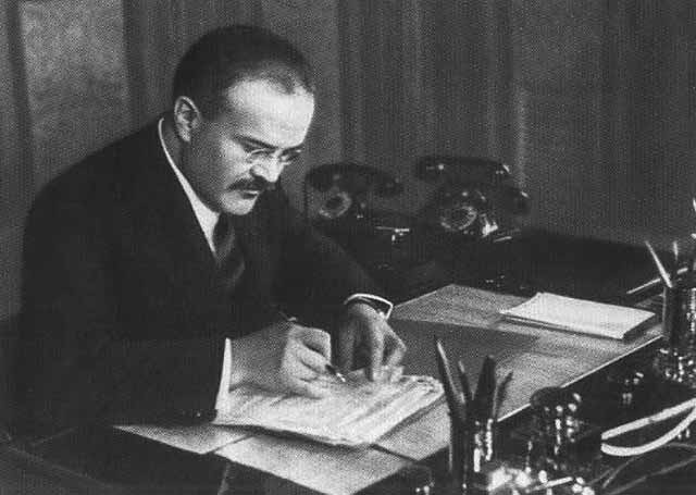 Иллюстрация к книге — Окружение Сталина [i_006.jpg]