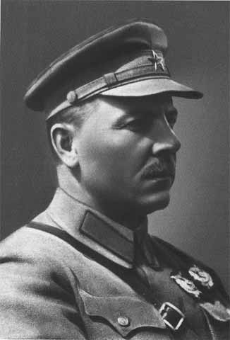 Иллюстрация к книге — Окружение Сталина [i_014.jpg]