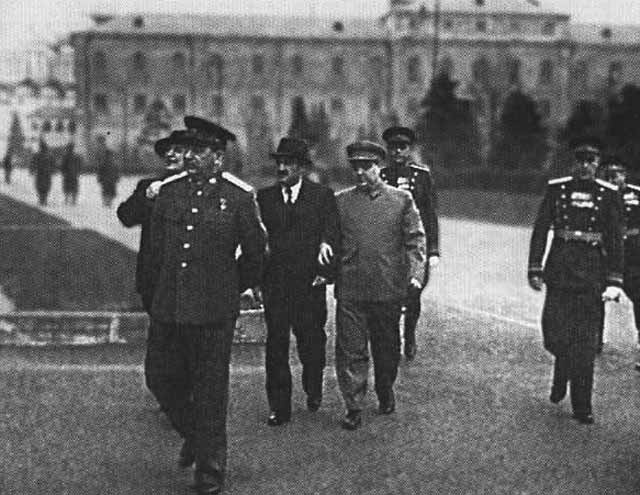 Иллюстрация к книге — Окружение Сталина [i_019.jpg]