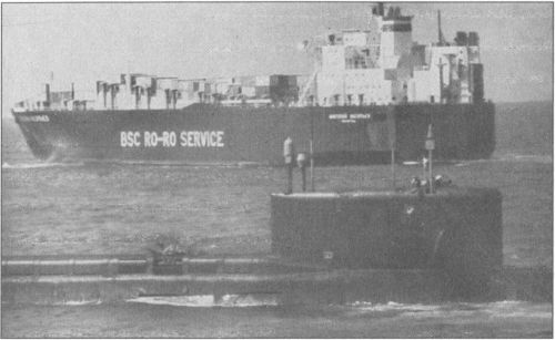 Иллюстрация к книге — Возмутители глубин. Секретные операции советских подводных лодок в годы холодной войны [_17.jpg]