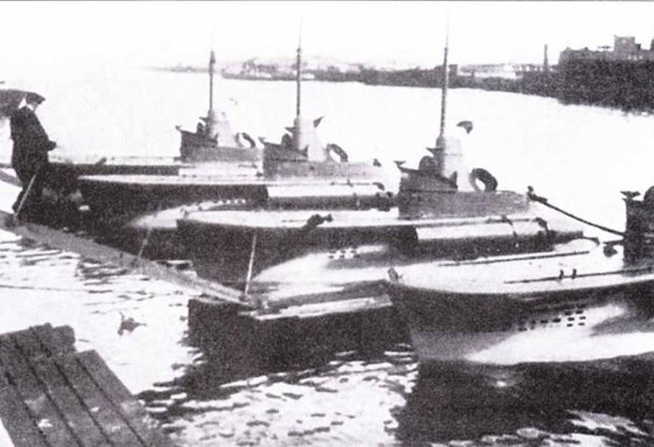 Иллюстрация к книге — Иностранные подводные лодки в составе ВМФ СССР [i_173.jpg]