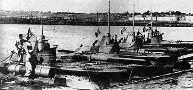 Иллюстрация к книге — Иностранные подводные лодки в составе ВМФ СССР [i_174.jpg]