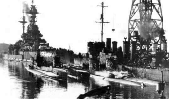 Иллюстрация к книге — Иностранные подводные лодки в составе ВМФ СССР [i_210.jpg]