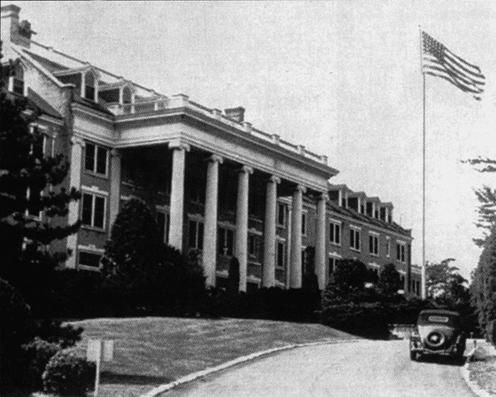 Иллюстрация к книге — Погоня за "Энигмой". Как был взломан немецкий шифр [i_002.jpg]