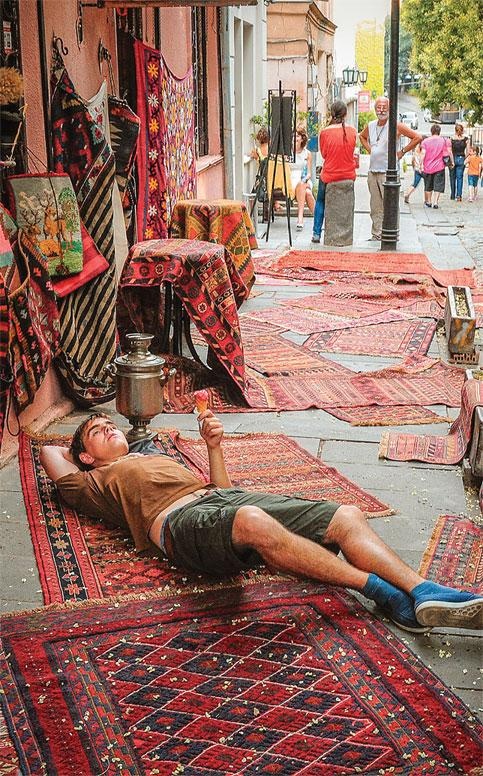 Иллюстрация к книге — Рома едет. Вокруг света без гроша в кармане [_21.jpg]