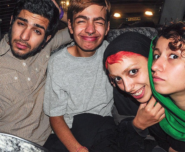 Иллюстрация к книге — Рома едет. Вокруг света без гроша в кармане [_35.jpg]