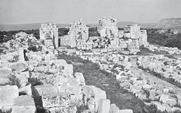 Иллюстрация к книге — Париж от Цезаря до Людовика Святого. Истоки и берега [_97.jpg]