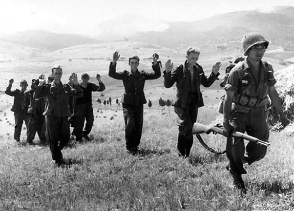 Иллюстрация к книге — Северный Часовой и другие сюжеты [i_153.jpg]