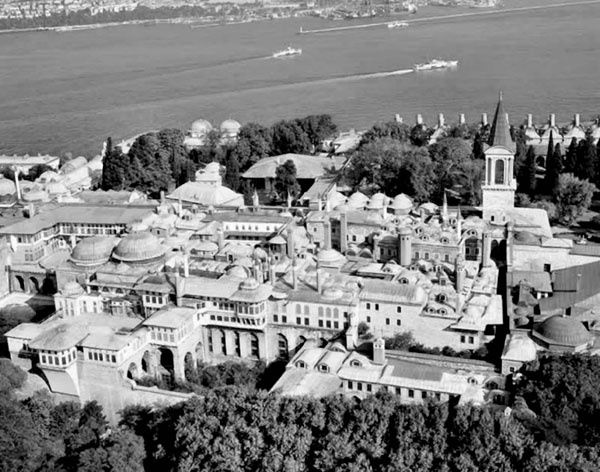 Иллюстрация к книге — Кёсем Султан. Новая загадка Великолепного века [_047.jpg]