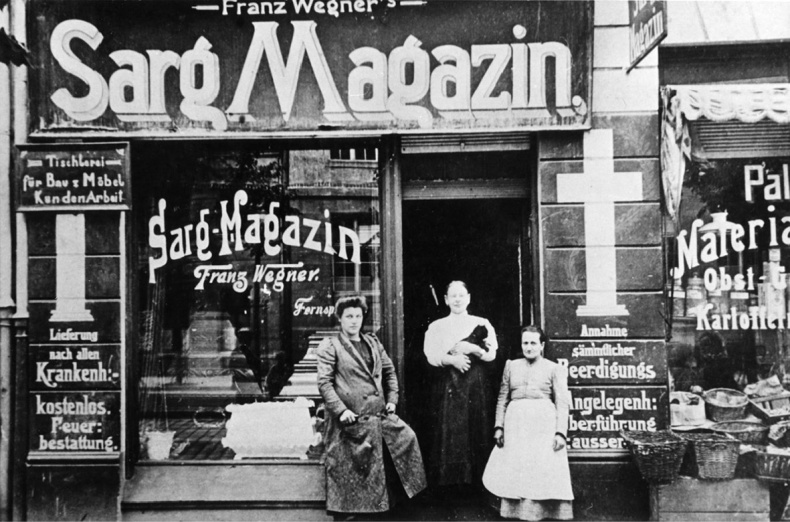 Иллюстрация к книге — Смерть в Берлине. От Веймарской республики до разделенной Германии [i_002.jpg]