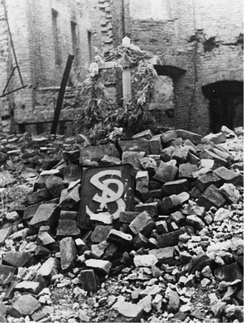 Иллюстрация к книге — Смерть в Берлине. От Веймарской республики до разделенной Германии [i_015.jpg]