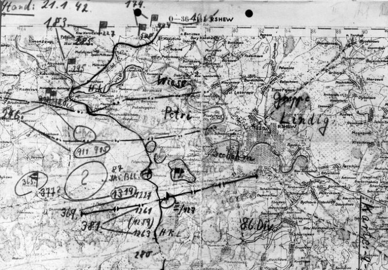 Иллюстрация к книге — «Я убит подо Ржевом». Трагедия Мончаловского «котла» [i_017.jpg]