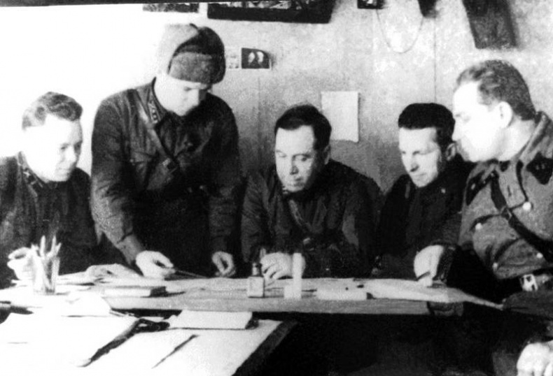 Иллюстрация к книге — «Я убит подо Ржевом». Трагедия Мончаловского «котла» [i_027.jpg]