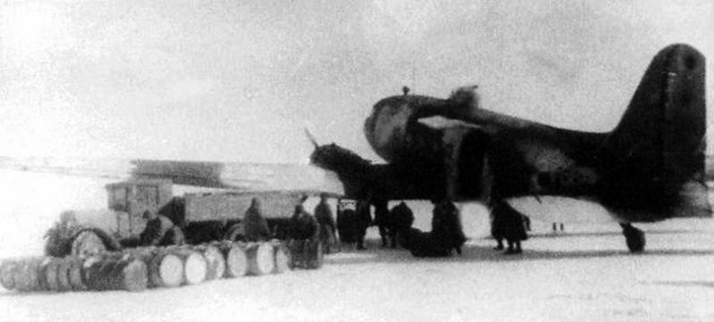 Иллюстрация к книге — «Я убит подо Ржевом». Трагедия Мончаловского «котла» [i_037.jpg]