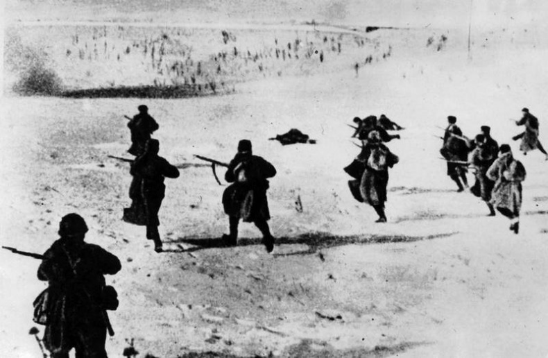 Иллюстрация к книге — «Я убит подо Ржевом». Трагедия Мончаловского «котла» [i_063.jpg]