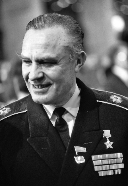 Иллюстрация к книге — Тайны пришельцев [i_033.jpg]